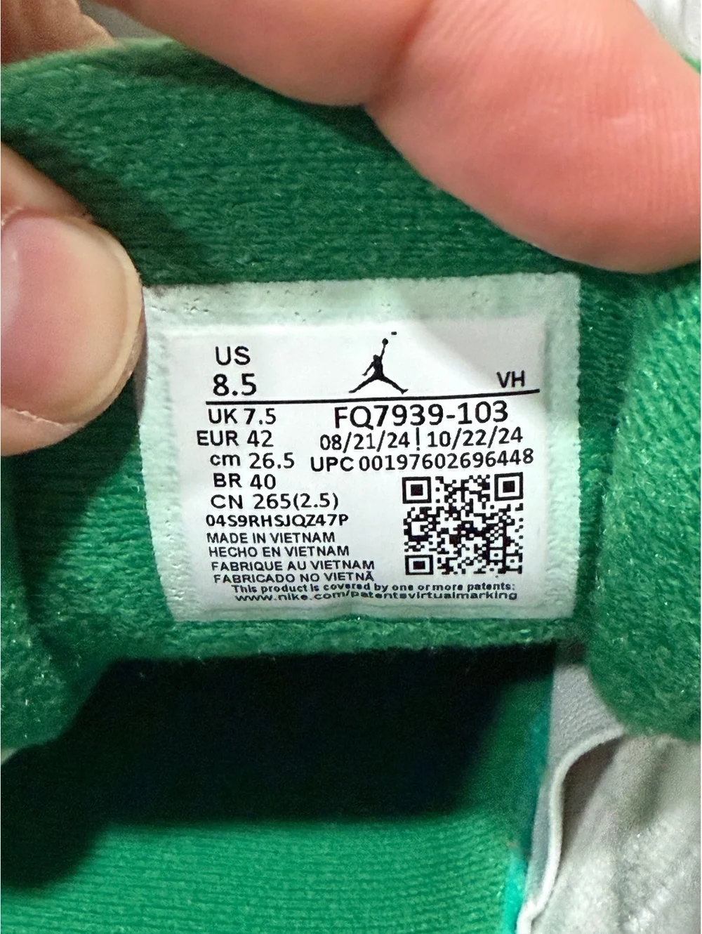 Size 8.5 - Air Jordan 4 RM “Pine Green”